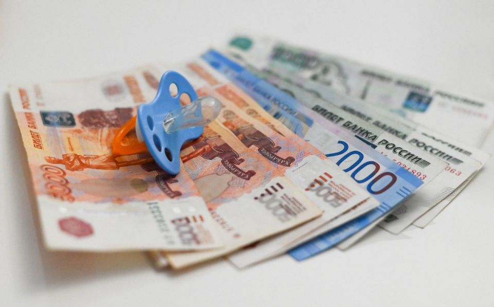 426 молодых многодетных семей Адыгеи уже получили региональную выплату в 300 тыс