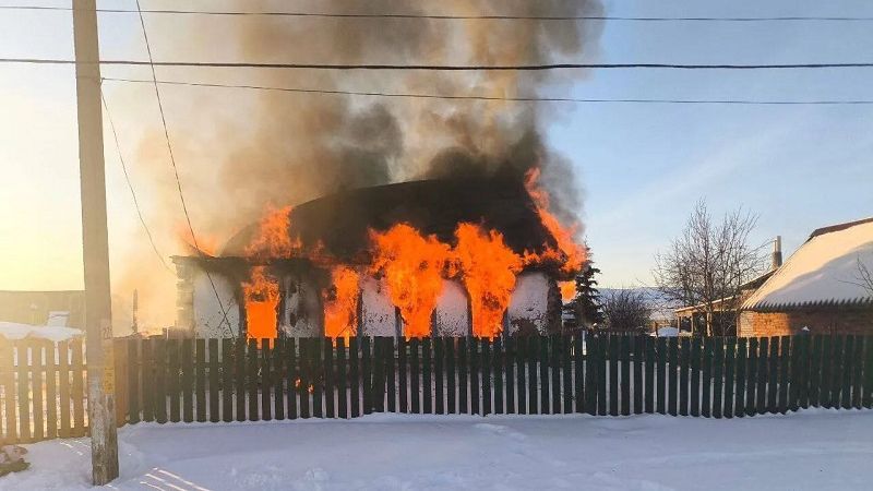 Огонь оставил без крыши над головой две многодетные семьи в Башкирии