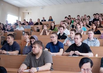 Многодетным амурчанам частично компенсируют стоимость обучения детей в колледжах