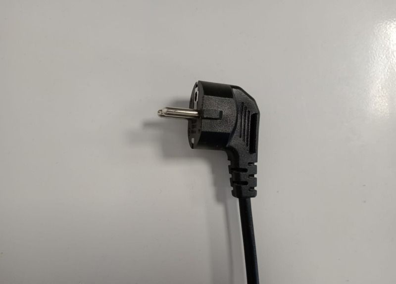 В доме астраханской многодетной семьи провели электричество благодаря прокуратуре