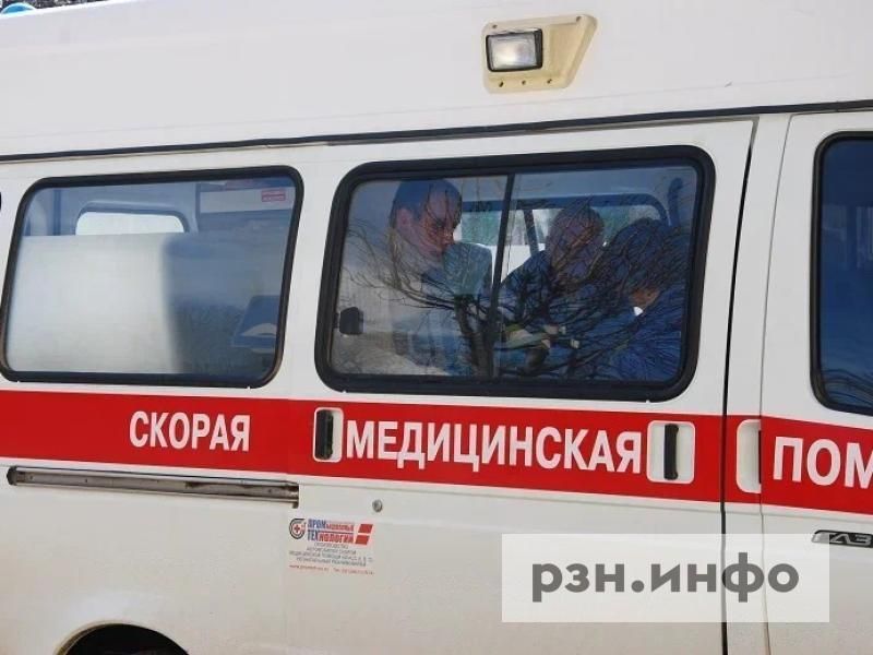 В Рязани врачи скорой приняли роды в машине