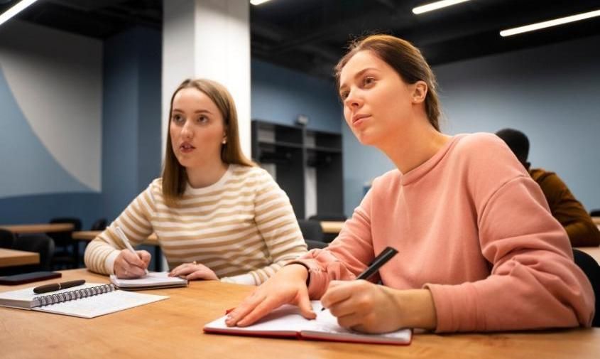 В Приамурье многодетными семьям компенсируют плату за обучение детей в колледжах