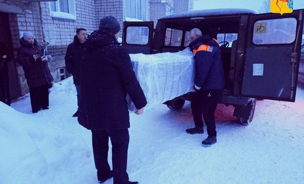 Семье военного из Кировской области нашли новое жилье после пожара