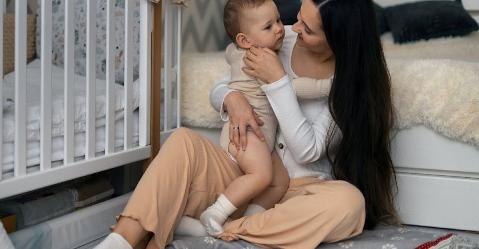 Все периоды отпуска по уходу за ребёнком пойдут в страховой стаж