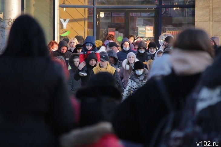 Бонус для многодетных: волгоградцам засчитают все отпуска по уходу за детьми до 1,5 лет