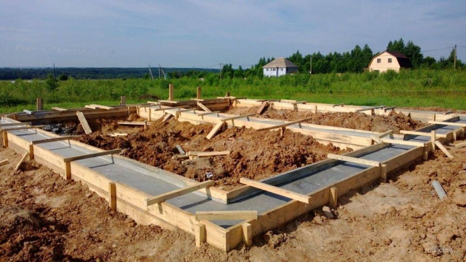 Минстрой Липецка взялся спасать мечту молодой семьи: нашли новых строителей для недостроенного СУ-48 дома