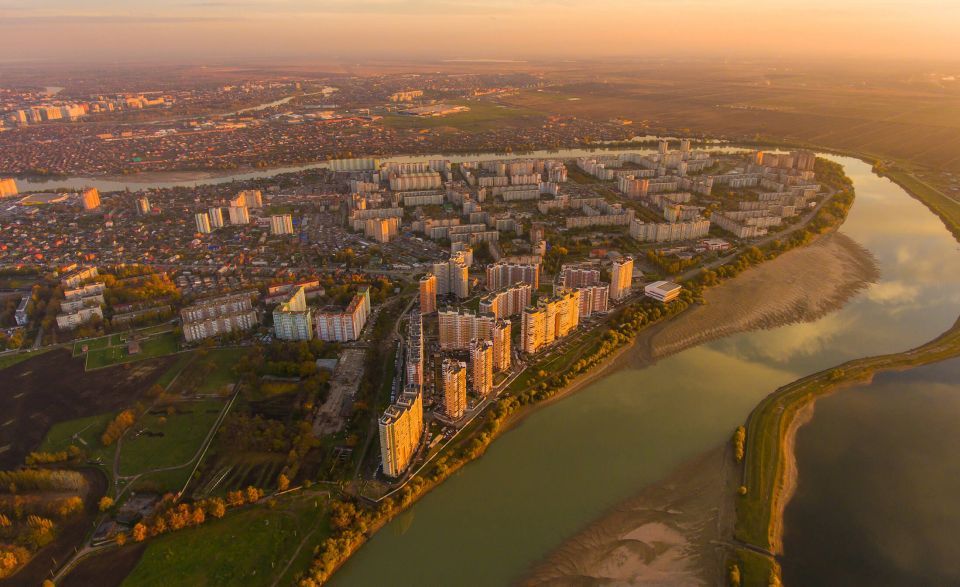 Трое взрослых и один подросток, раненных при атаке ВСУ в Адыгее, остаются в стационаре в Краснодаре
