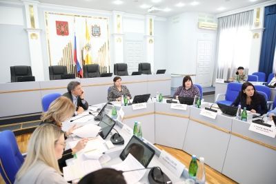 В Думе рассмотрены предложения прокуратуры по совершенствованию законодательства о поддержке многодетных семей 11:09 23 янв 2026г.