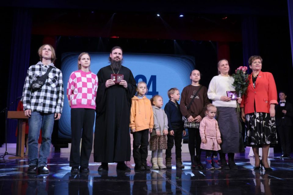 В 2026-м году на поддержку многодетных семей Крыма предусмотрено более 4 миллиардов рублей