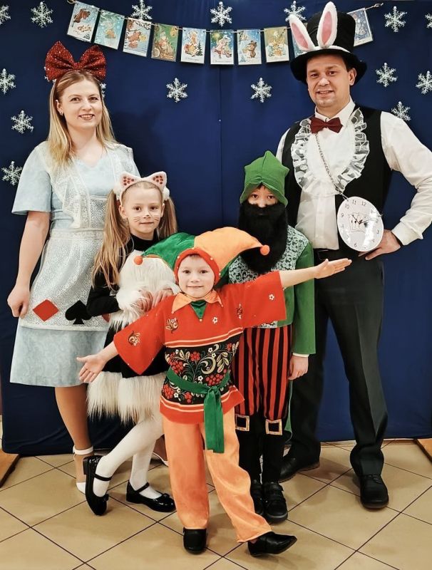 Многодетная семья из Котельнича взяла первенство в областном конкурсе «Фабрика новогодних чудес»