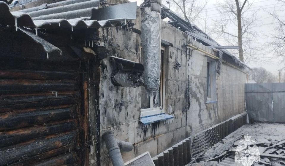 В Курской области пожарный извещатель спас жизни 8 детей и их матери