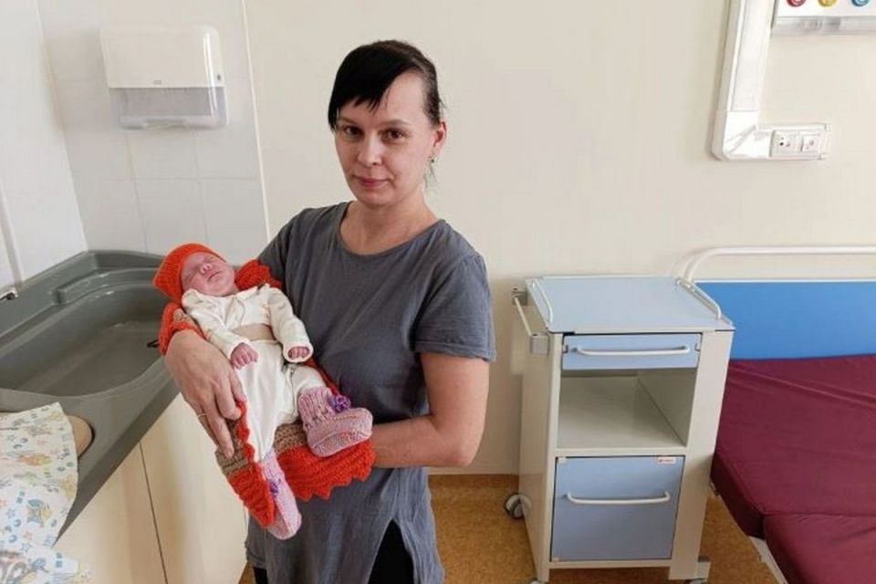В Ачинском перинатальном центре родилась крошка с ладошку