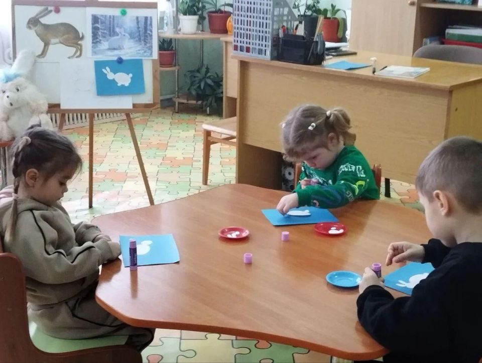 В Тавричанском детском саду «Ромашка» ежедневно проходят увлекательные занятия для маленьких воспитанников