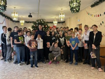 Сотрудники следственного управления посетили воспитанников детского центра