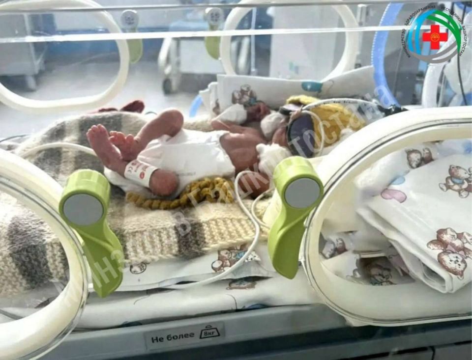 В Уфе врачи выходили новорожденного весом 580 граммов