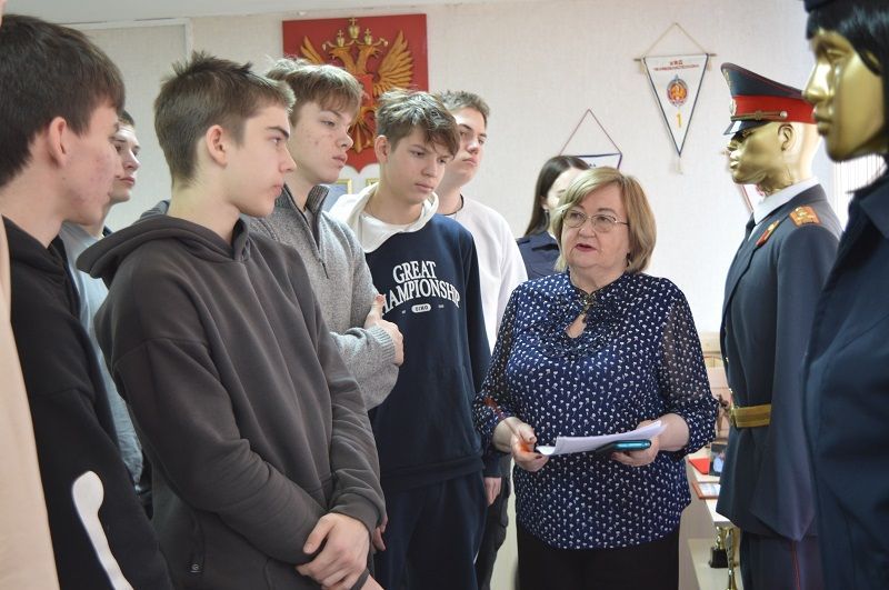 В Кыштыме будущие студенты познакомились со службой в МВД