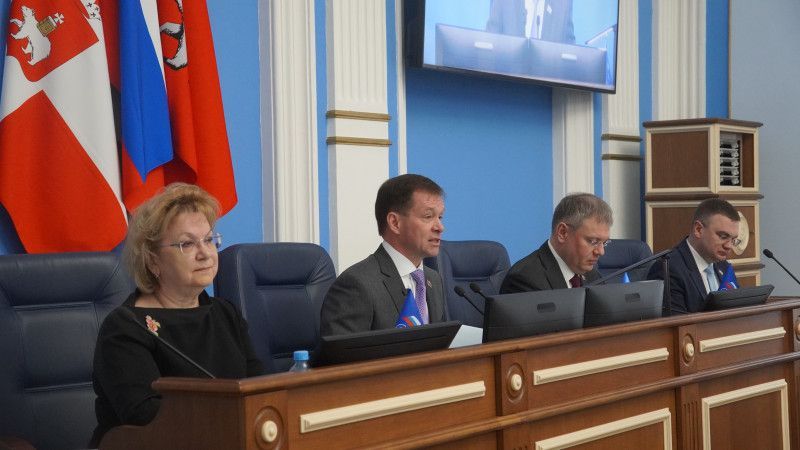 Депутаты поддержали увеличение выплаты многодетным семьям взамен земельного участка