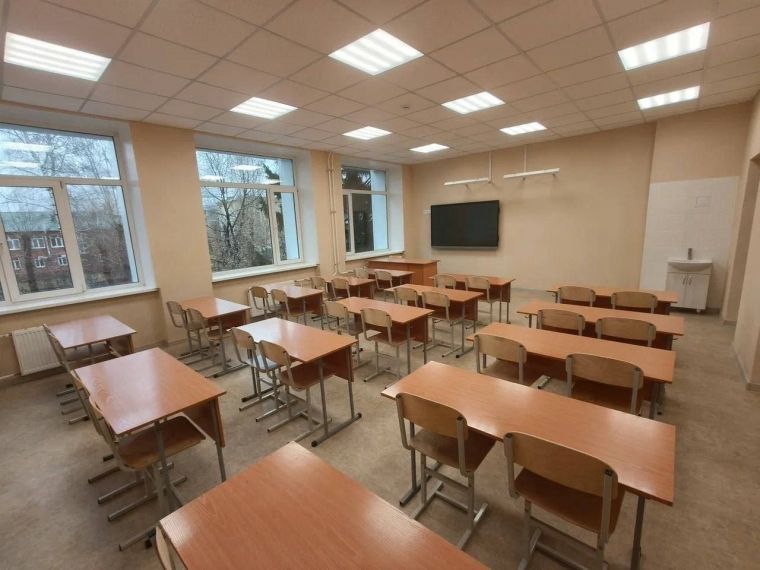 В Омске приостановлены занятия в восьми классах школ и в 20 группах детсадов