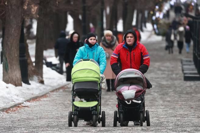 Миронов предложил меры по увеличению рождаемости в России в полтора раза