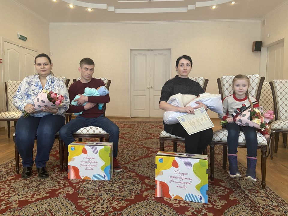 Депутаты – за регистрацию рождения детей Ленинградской области в родном регионе