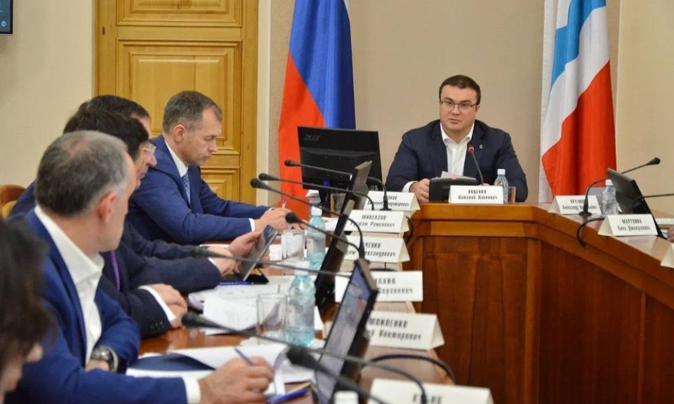 По поручению Виталия Хоценко на поддержку молодых семей при покупке и строительстве жилья направят около 80 млн рублей