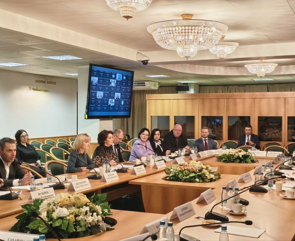 Новгородский опыт реализации пилотного проекта по стимулированию рождаемости обсудили в Госдуме