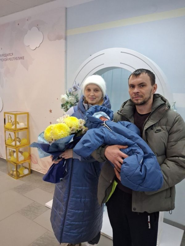 Семья из Можги стала первым получателем регионального маткапитала на третьего ребенка