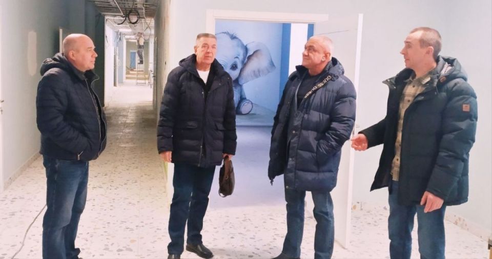 Владимир Мухин проинспектировал ход капитального ремонта в детской поликлинике Ясногорска