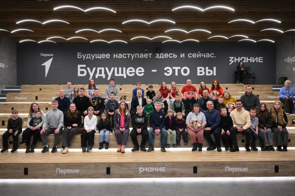 Пять многодетных семей из Карелии побывали в Национальном центре «Россия» по приглашению Главы республики