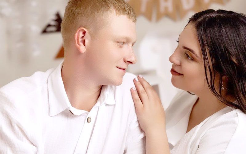 Любовь сильней войны: История молодой семьи Емелькиных, которая не боится вызовов