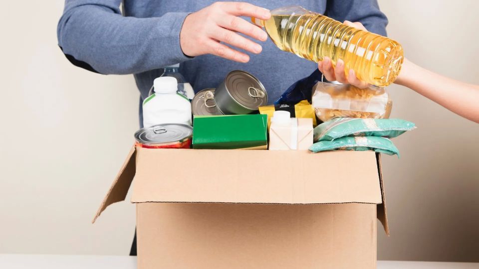 Ямальцы передали гумпомощь семье с 7 детьми в Волновахском районе