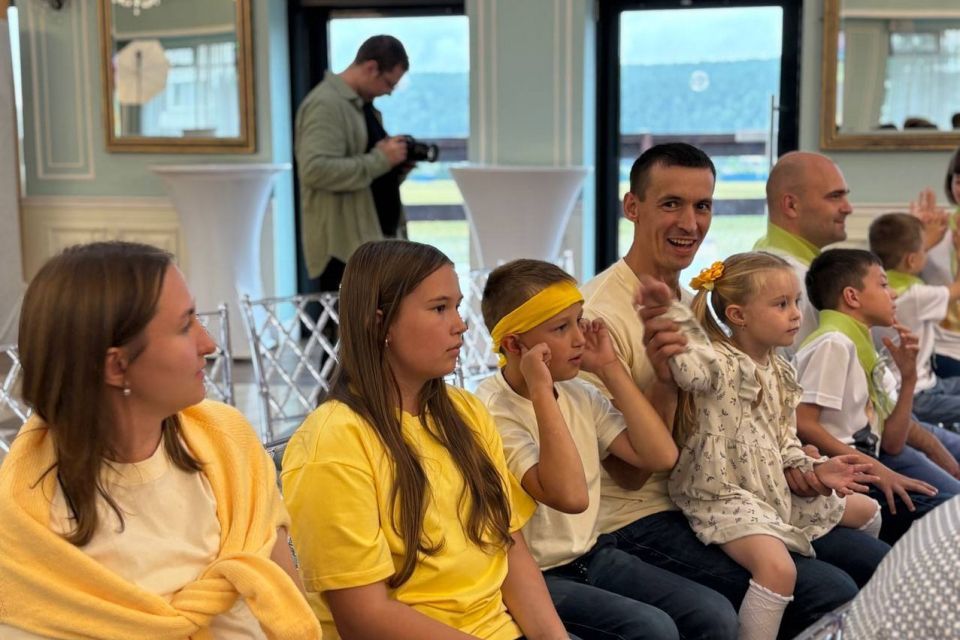 Денис Паслер в два раза сократил срок получения областного материнского капитала для свердловских многодетных семей