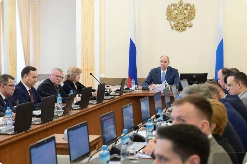 Денис Паслер в два раза сократил срок получения областного материнского капитала для свердловских многодетных семей