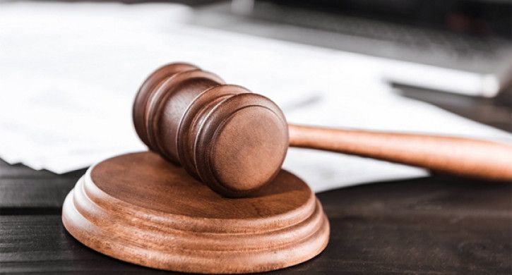 Иностранца, устроившего дебош в поликлинике Челябинска, отправили под домашний арест