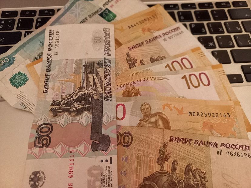 В Саратовской области в феврале пенсии и пособия перечислят раньше срока