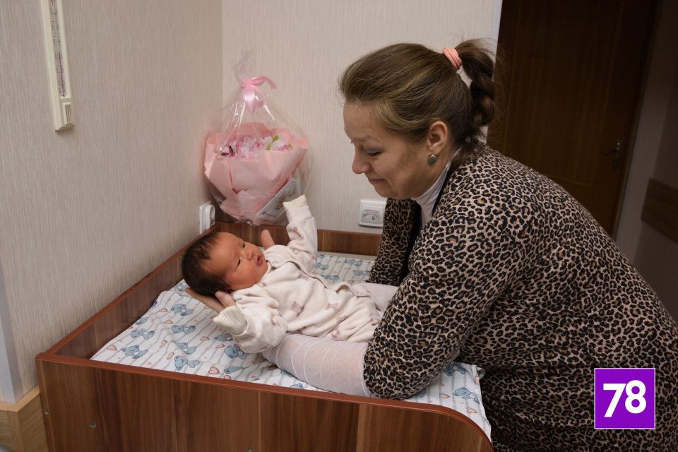 В Петербурге 45-летняя мать-героиня родила 11 ребенка