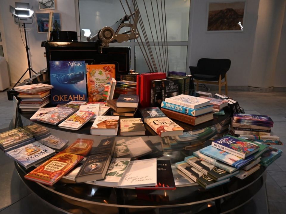 Оксана Михеева поддержала старт акции «Дарите книги с любовью», посвященной Году молодой семьи в Югре