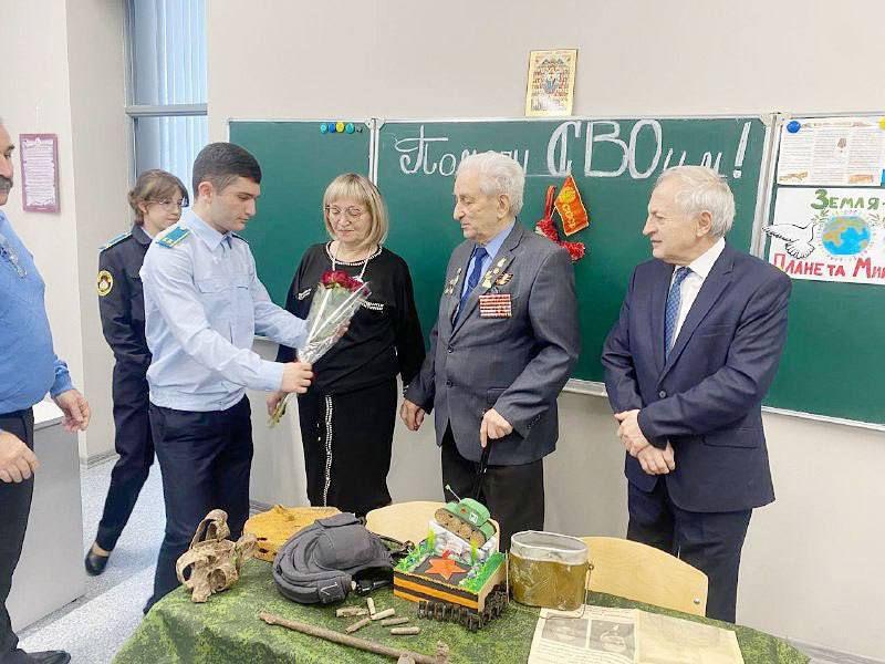 ИЗ СВЕЖЕГО НОМЕРА.  . Мы помним, мы гордимся!   В День воинской Славы России – Республиканский дом дружбы народов РСО–А совместно с Комиссией по патриотическому воспитанию детей и молодежи, взаимодействию с казачеством...