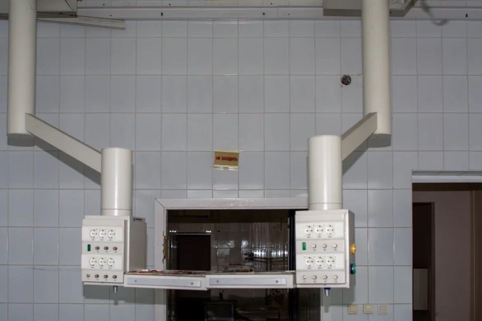 Чепик проверил ход ремонта гинекологического отделения в Курске