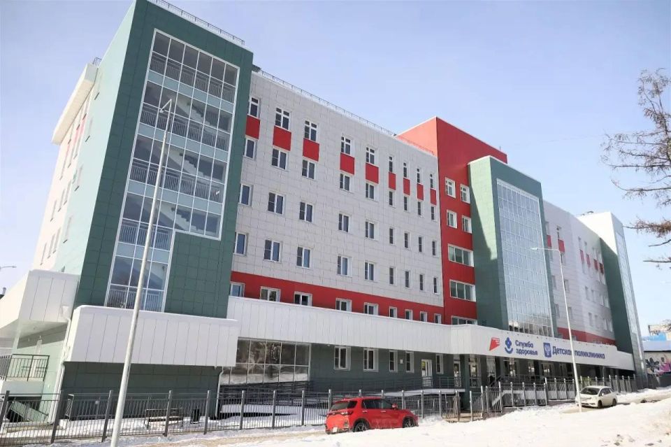 В Иркутске в новой детской поликлинике начали принимать пациентов