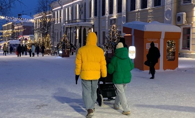 В Госдуме предложили увеличить пенсионные баллы для родителей в декрете