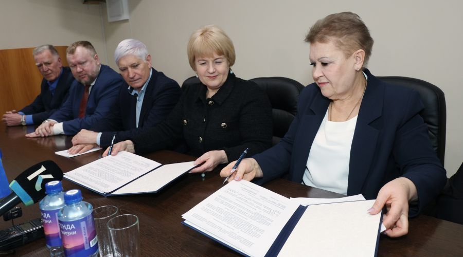 Сотрудницам завода в Барнауле будут платить по 500 тысяч рублей за рождение ребенка