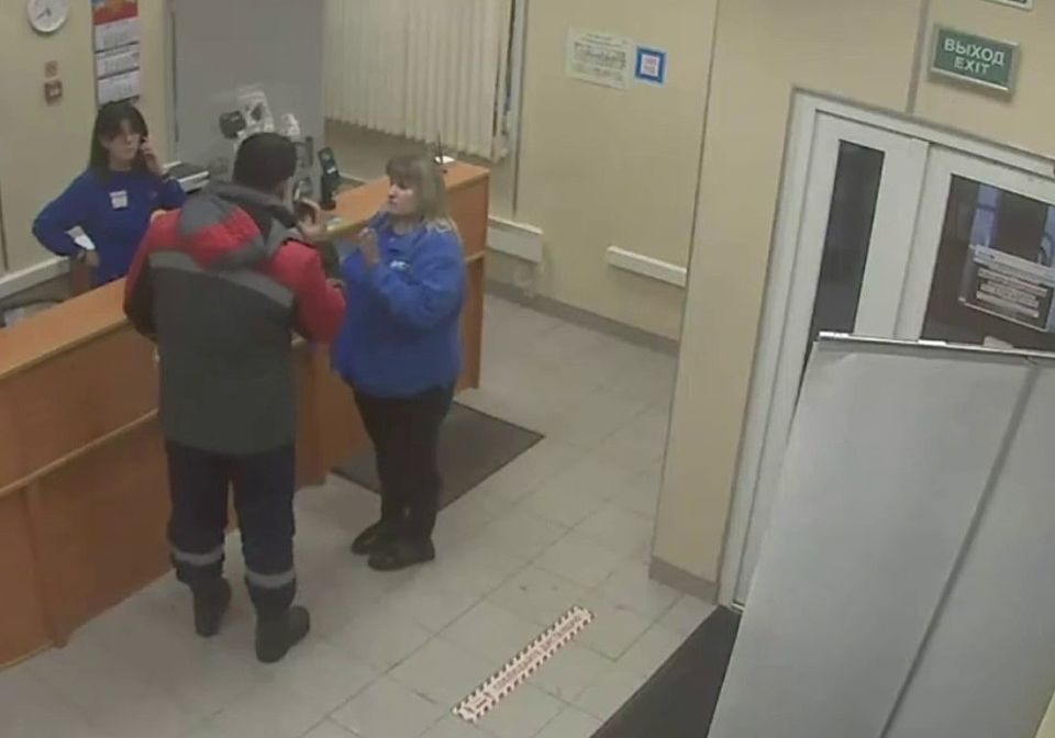 В Калужской области кассир дорожного пункта приняла роды у пассажирки легковушки