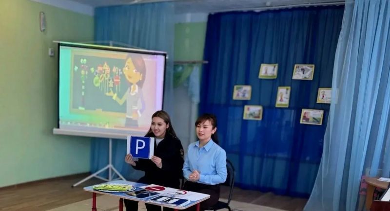 Стражи порядка организовали познавательные мероприятия для самых маленьких участников дорожного движения