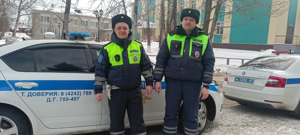 На автомобиле ГАИ с включенными «мигалками» доставили в перинатальный центр будущую маму