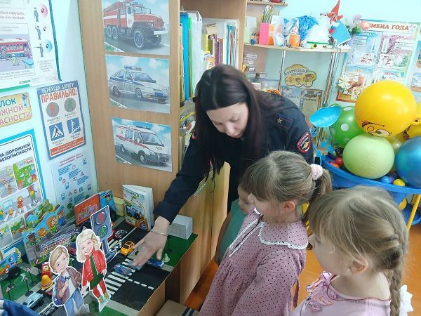 Белгородские автоинспекторы научили самых маленьких участников движения прогнозировать дорожную обстановку