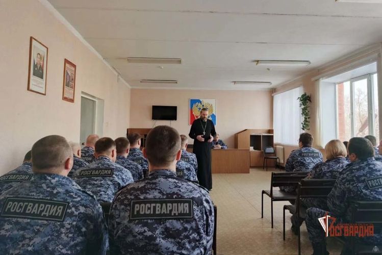 Орловские росгвардейцы приняли участие в лекции о семейных ценностях