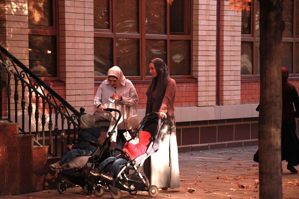 Четыре молодые семьи в Итум-Калинском районе получили соцвыплаты на жильё