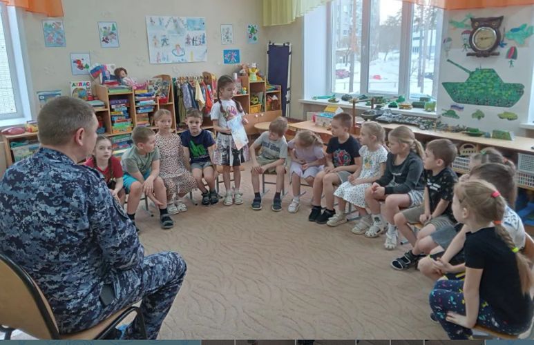 Пензенские росгвардейцы провели патриотический урок для воспитанников детсада