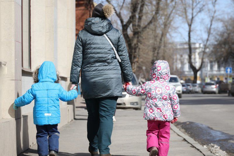 155,3 миллиона рублей направят на поддержку семей с детьми в Иркутской области в 2026 году